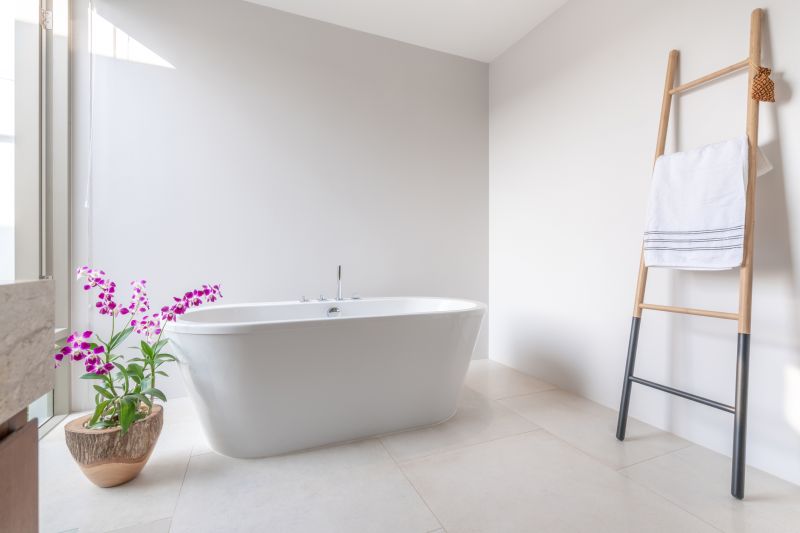Space-saving Corner Bathtub